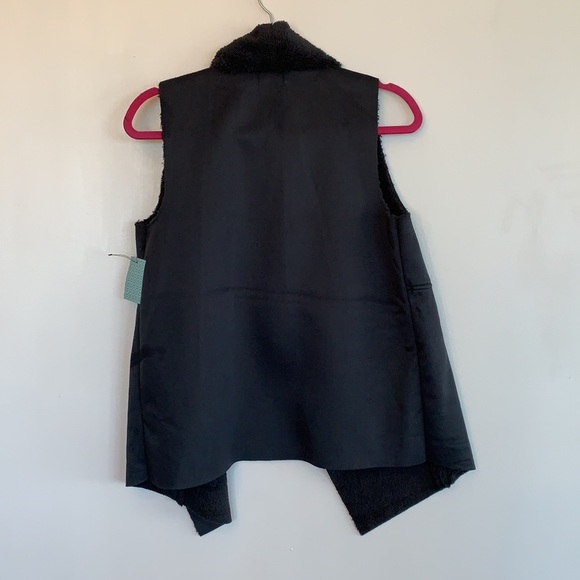 💕x2HP💕Susina black faux fur shearling vest - Picture 5 of 12